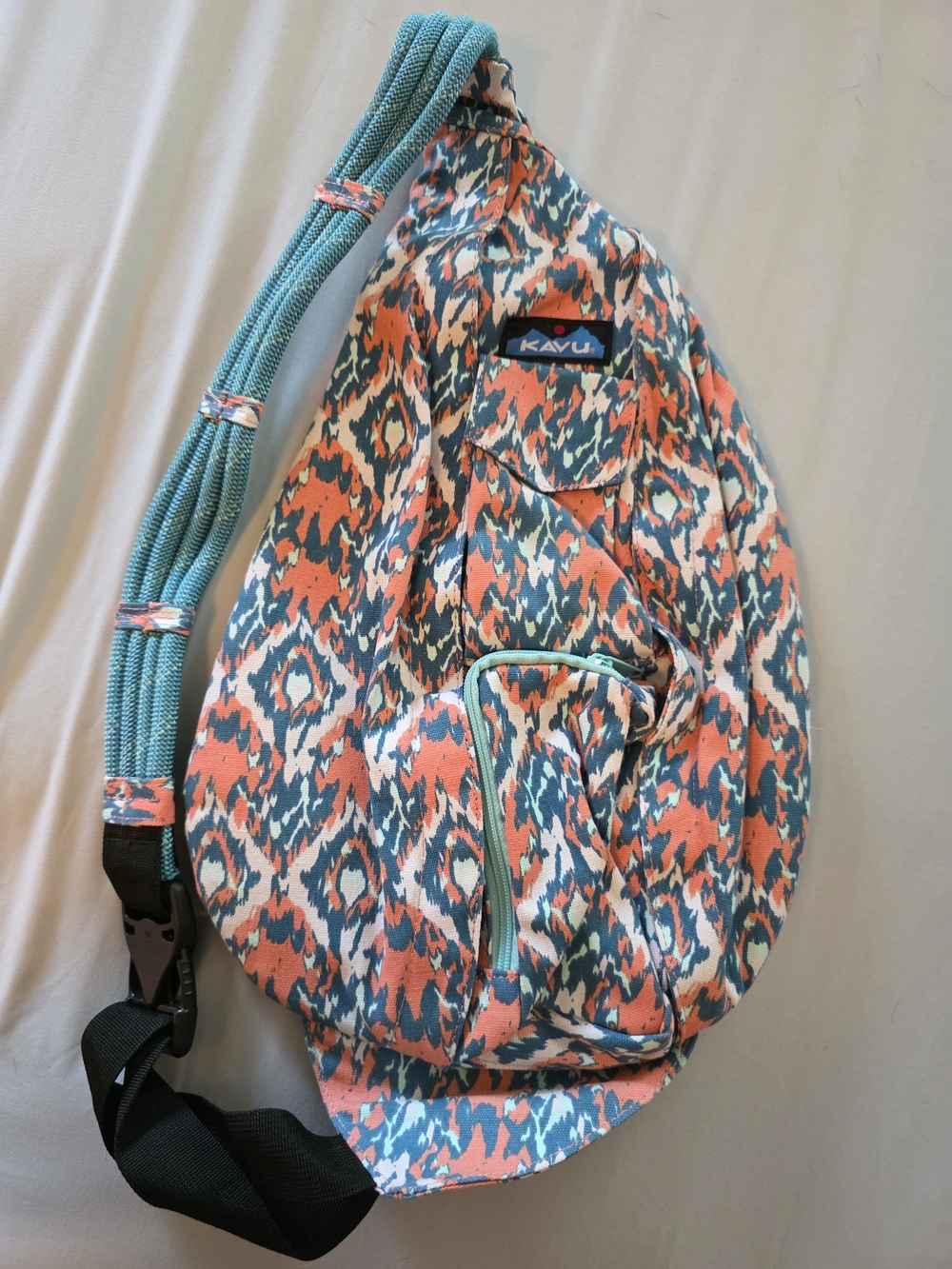 KAVU Sling Bag NWOT